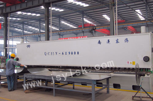 QC11Y-13*12000大型剪板机